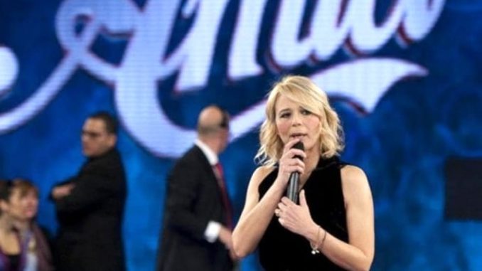 maria-de-filippi-al-serale-di-amici-2