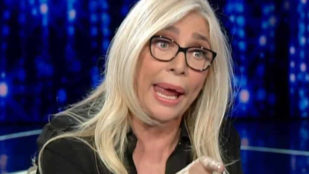 Mara Venier E Le Gravi Accuse La Conduttrice Di Domenica In Ancora Nei Guai Controcopertina Com