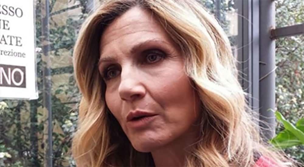 Lorella Lorella Cuccarini la malattia, il racconto: "Versione della vita in frantumi ...
