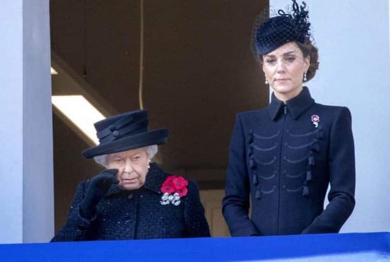 Regina Elisabetta, sgarbo a Kate Middleton la Sovrana fa un regalo al figlio Edoardo Regina Elisabetta, sgarbo a Kate Middleton la Sovrana fa un regalo al figlio Edoardo