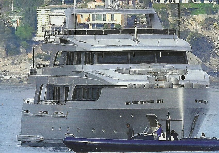 yacht marina berlusconi