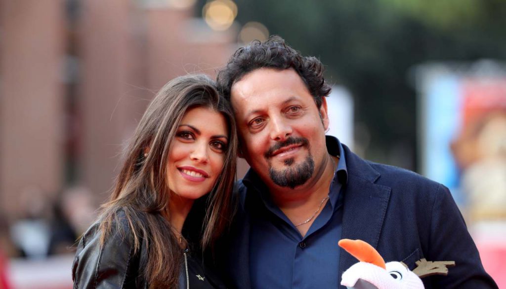 Flora Canto, la compagna di Enrico Brignano, conduttrice su Raidue del programma Fatto da mamma Flora Canto, la compagna di Enrico Brignano, conduttrice su Raidue del programma Fatto da mamma