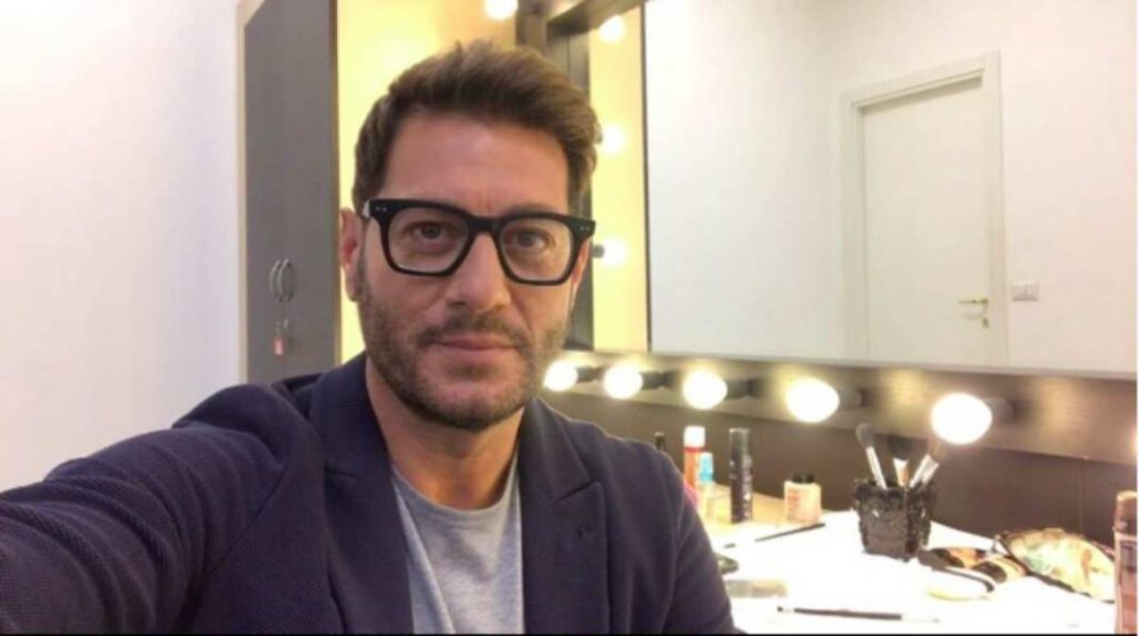 Enrico Papi Chi E Eta Carriera Moglie Figli Madre Padre E Vita Privata Controcopertina Com