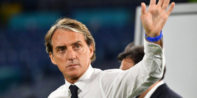 Roberto Mancini Chi E Il Ct Della Nazionale Italiana Campione D Europa Eta Moglie Quanto Guadagna Controcopertina Com