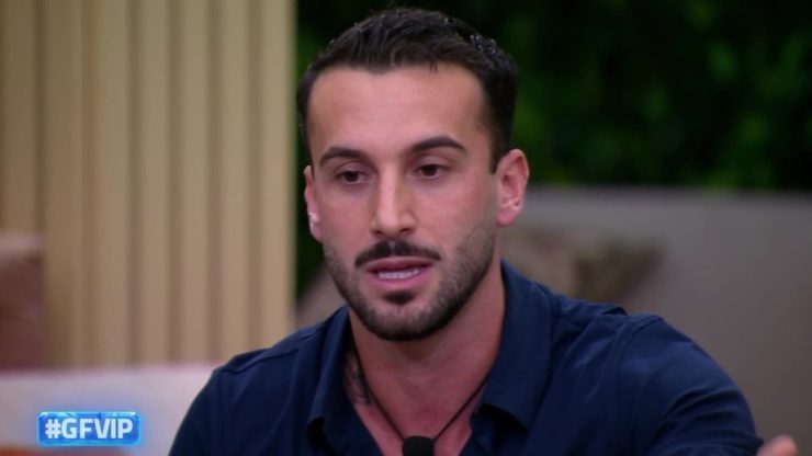 "Sai, io e Veronica...". Grande Fratello Vip, Andreas Muller se lo lascia sfuggire con la coinquilina: nessuno lo aveva capito