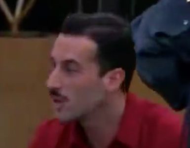 "Hey, ma lui...". Grande Fratello Vip, Andreas Muller è scioccato e solo pochi notano cosa fa lì dietro: il pubblico esplode (VIDEO)