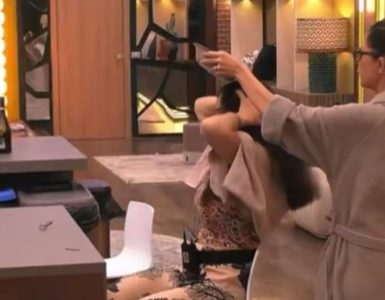 “Vergogna, vergogna”. Grande Fratello Vip, ecco con cosa si lavano i capelli: è bufera (VIDEO)