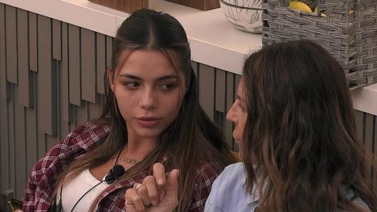 "Ho fatto un patto". Grande Fratello Vip, Piera Meloni choc, vuota il sacco con Marina La Rosa: cosa succede se non esce dalla Casa