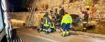 L'auto in briciole, muore così: la notizia sconvolge l'Italia: chi è morto