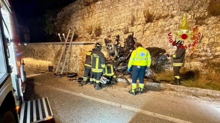 L'auto in briciole, muore così: la notizia sconvolge l'Italia: chi è morto